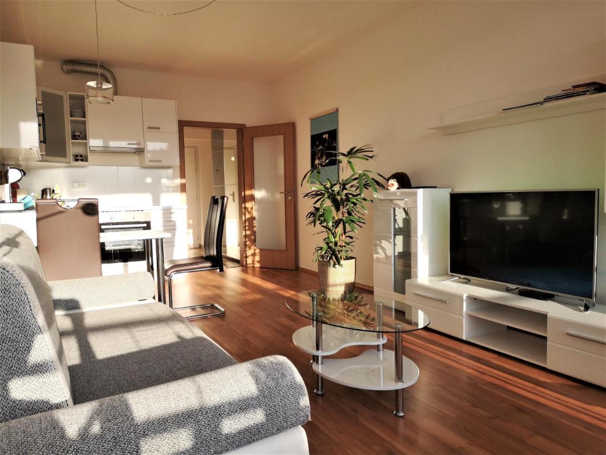 New Apartment With Garage Parking Brno Zewnętrze zdjęcie